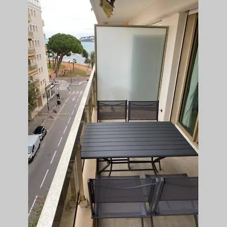 Grand T2 A 50m De La Mer, 100m Du Vieil ! Appartement Antibes